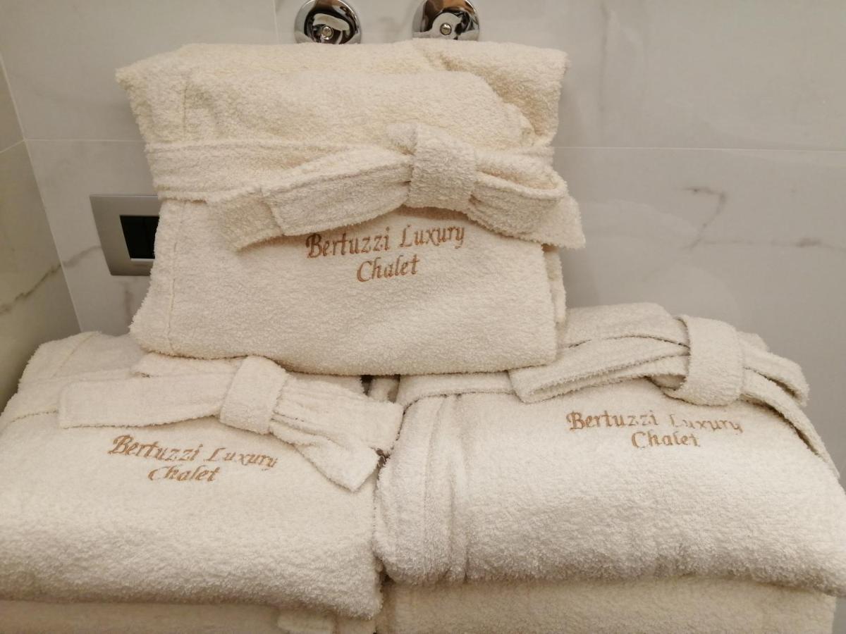Bertuzzi Luxury Chalet อาปริกา ภายนอก รูปภาพ