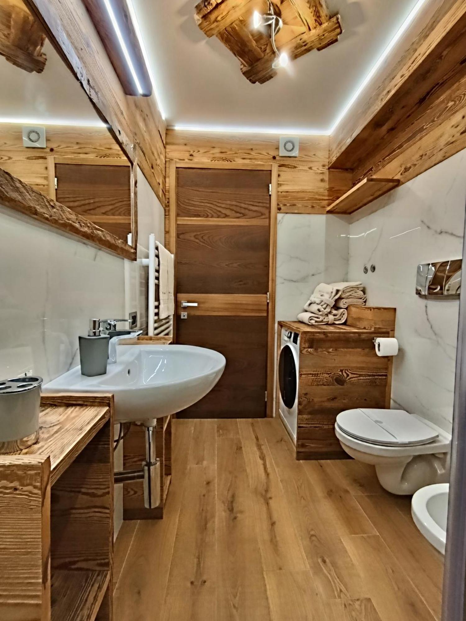 Bertuzzi Luxury Chalet อาปริกา ภายนอก รูปภาพ