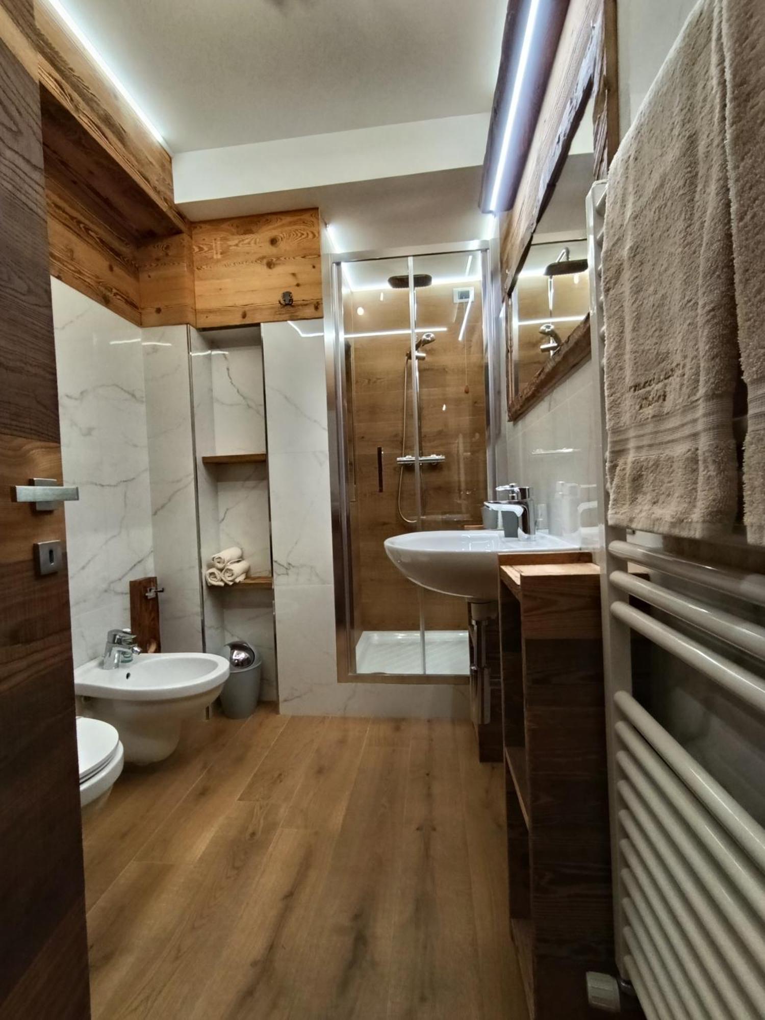 Bertuzzi Luxury Chalet อาปริกา ภายนอก รูปภาพ